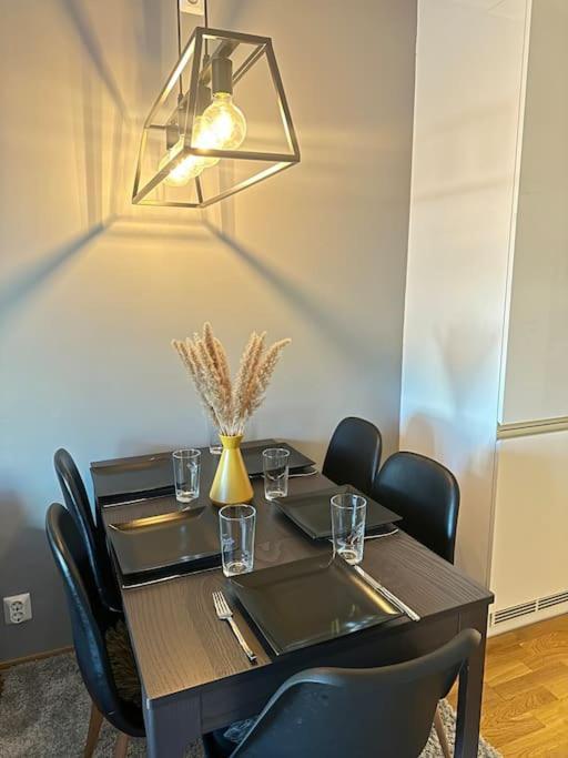 Apartment Pa Grillstadfjaera Med Parkeringsplasser - Vmski 2025